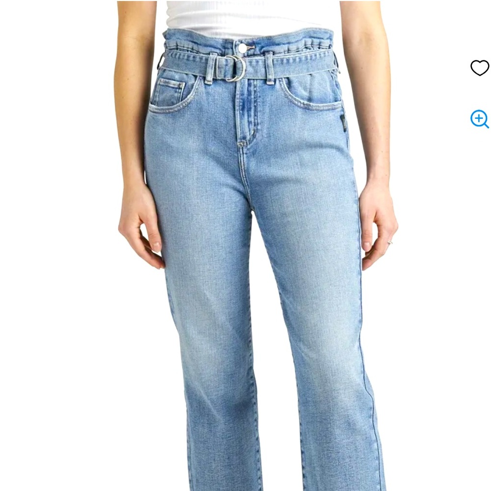 Silver Paper Bag style women’s Jeans. NWOT super cute, and come with denim belt.